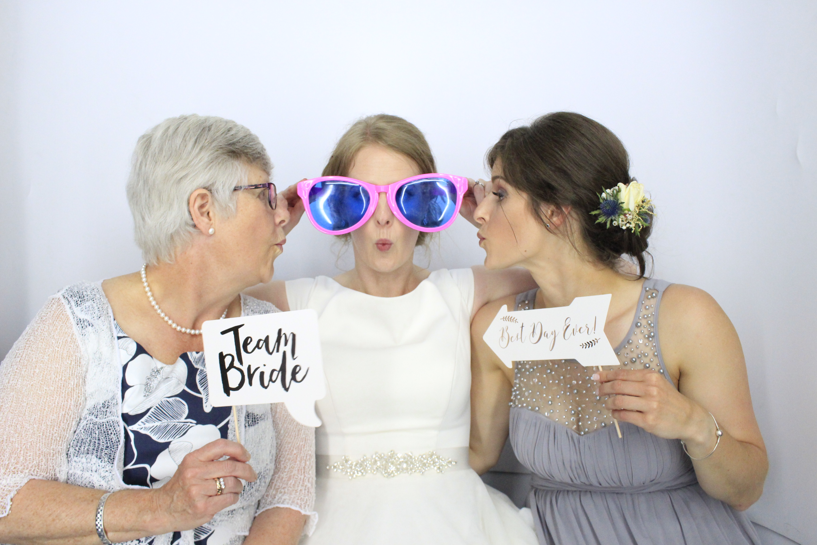 Andy and Emma's Wedding | View more photos from the event at gallery.myphotoboothexperience.co.uk/u/MyPhotoBoothExperienceLtd/Andy-and-Emmas-Wedding